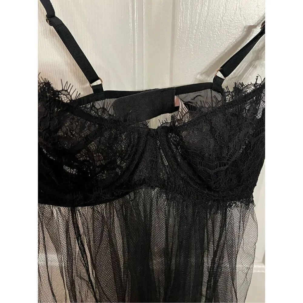Victoria’s Secret Black Lace Cup Underwire Mesh Baby Doll Nightie sz S EUC